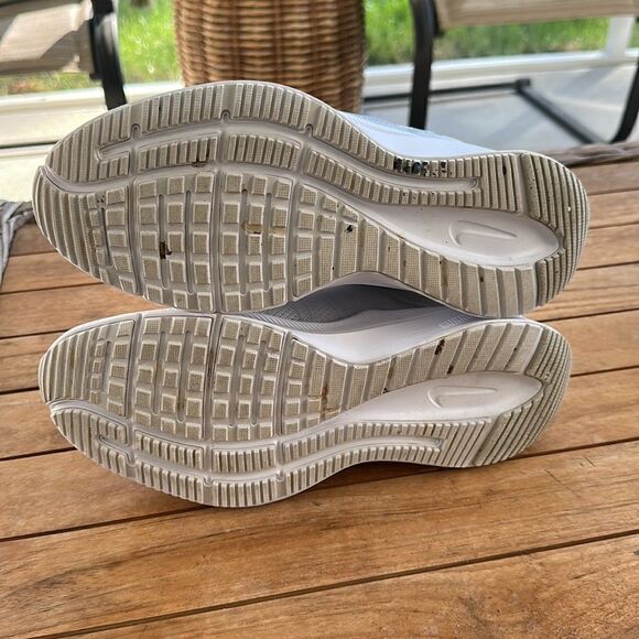 WOMEN'S NIKE QUEST 4 RUNNING SHOES 9 - Picture 8 of 9